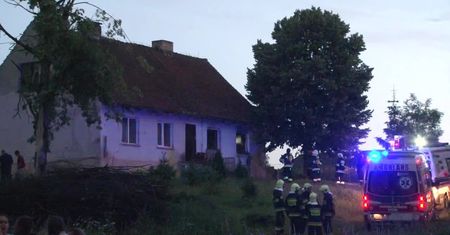 Podpaliła swój dom i samochód. Śledczy badają motywy zachowania mieszkanki Pomorza