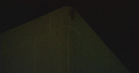 Szop pracz dotarł na szczyt wieżowca! Happy end emocjonującej historii z Minnesoty