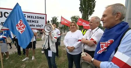 Protest w obronie zwolnionej szefowej związku zawodowego w LOT. Zdaniem władz spółki “nawoływała do przemocy”
