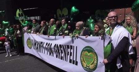 Marsz pamięci ofiar pożaru w Grenfell Tower w pierwszą rocznicę tragedii