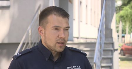 Rodzice zostawili dziecko w samochodzie przed centrum handlowym. Interweniowała policja