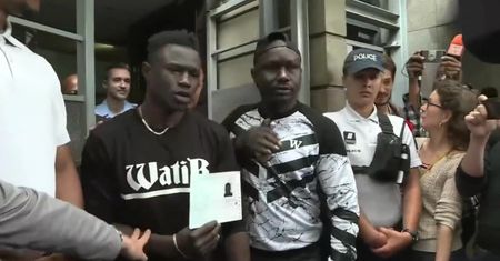 Imigrant-spiderman otrzymał prawo stałego pobytu we Francji