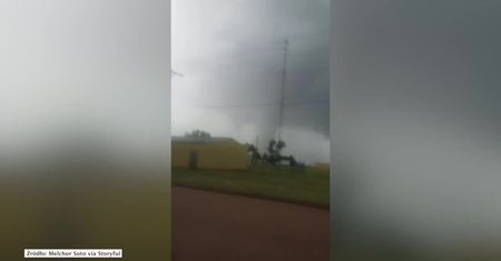 Tornado przeszło przez Kansas. Nagranie efektownej trąby powietrznej w USA