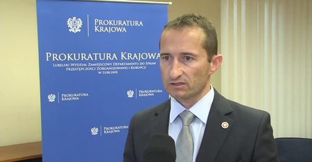 “Masa” zatrzymany. Ma usłyszeć zarzuty oszustw na 660 tys. zł i wręczania łapówek