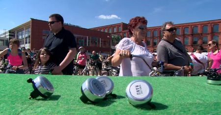 Łódź pobiła rekord Polski w grze na dzwonkach rowerowych. 215 rowerzystów odegrało utwór Mozarta