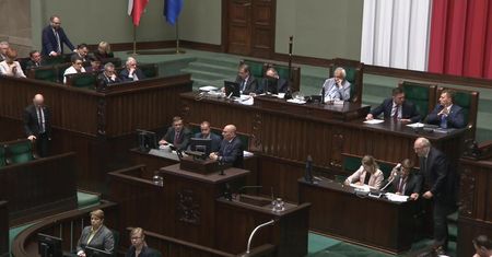“To nie wystarczy, by przykryć aferę premiową”