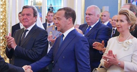 Miedwiediew zaproponowany przez Putina na premiera