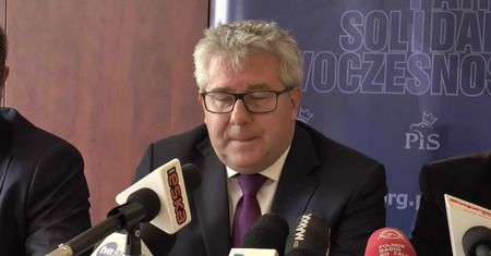 “To jest próba dopadnięcia D. Tuska”. Politycy o przesłuchaniu byłego premiera