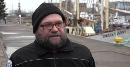“Zawisza Czarny” wypłynął na podbój Karlskrony. Pierwszy tegoroczny rejs z “szantymaniakami” na pokładzie