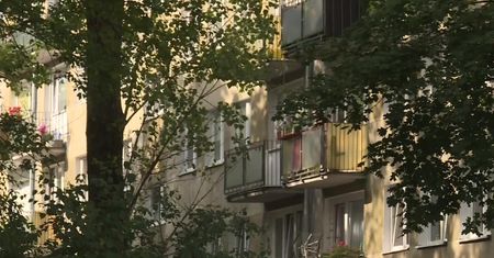 Interweniujący policjanci znaleźli zakrwawione niemowlę. Rodzice usłyszeli zarzuty dopiero gdy wytrzeźwieli