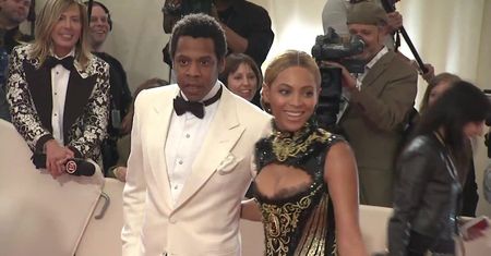 Beyonce i jej rodzina wypoczywali na luksusowym jachcie wartym 180 mln dolarów. Jakie atrakcje mieli do dyspozycji?