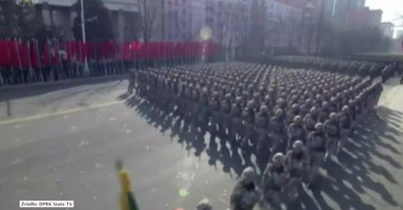 Kim Dzong Un zademonstrował potęgę militarną. Dzień przed rozpoczęciem igrzysk w Korei Płd.
