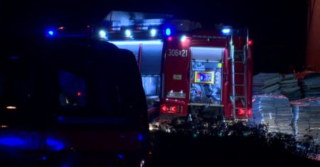 Potężny pożar w Łodzi. Zapaliły się kontenery z bateriami na składowisku odpadów