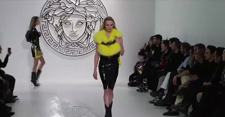 Dom mody Versace nie będzie już sprzedawać naturalnych futer