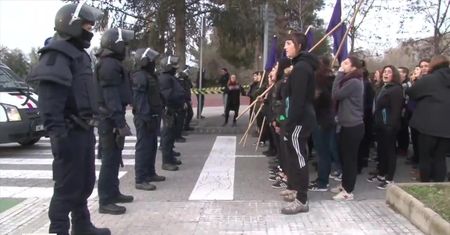 Blokada drogi z okazji Dnia Kobiet. Feministki demonstrowały w Hiszpanii