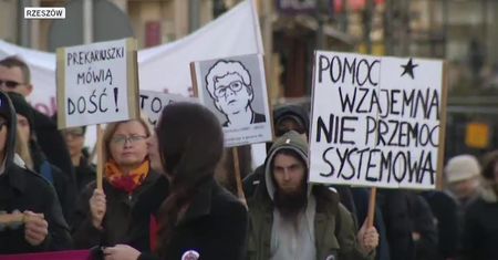 Chcą dostępu do aborcji, rzetelnej edukacji seksualnej i równych płac. Protesty w Polskich miastach