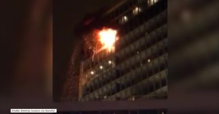 Pożar hotelu w Dublinie. Płonący fragment konstrukcji spadł z wysokości kilku pięter