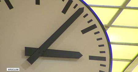 Tej nocy zmieniliśmy czas na letni. Krótszy sen i zamieszanie komunikacyjne