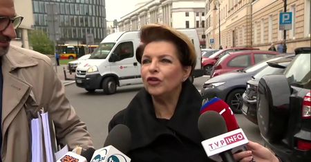 Szefowa warszawskiego biura bezpieczeństwa usłyszała zarzuty. Miała poświadczyć nieprawdę