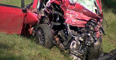 Jechał z dziewięcioletnim synem, zderzyli się z tirem. Obaj zginęli