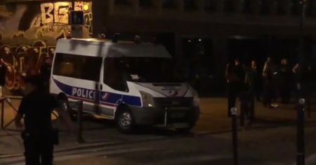 Siedem osób rannych w ataku nożownika w Paryżu. Policja wykluczyła atak terrorystyczny