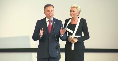 “Nasi przeciwnicy mogą krzyczeć, ponieważ konstytucja jest przestrzegana”. Gwizdy i okrzyki odpowiedzią na słowa prezydenta