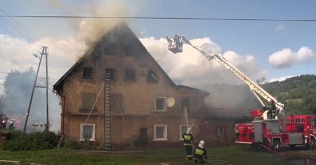 Pożar domu w Pisarzowicach na Dolnym Śląsku