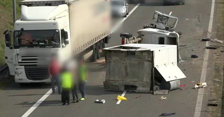 Bus staranował robotników drogowych na S3 w okolicach Myśliborza. Jedna osoba zginęła