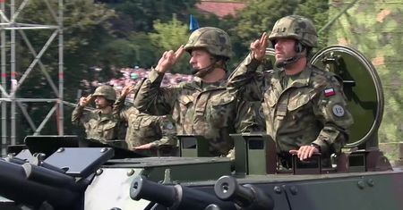 1000 żołnierzy, 200 pojazdów, 100 samolotów. Wielka defilada w Warszawie
