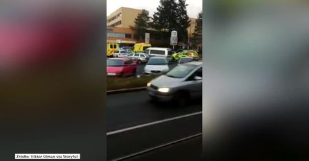 Sześć ofiar strzelaniny w szpitalu w Ostrawie. Trwa policyjna obława
