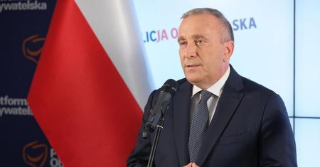 Lider PO Schetyna: każdy sędzia, który założy mundur PiS będzie rozliczony