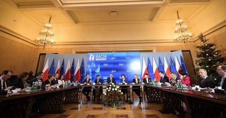 Premier: chcemy chronić dzieci i młodzież przed dostępem do pornografii