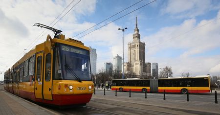 Osoby jeżdżące na gapę mają 436 mln zł długów; rekordzista jest winien 126 tys. zł