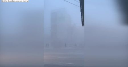 Temperatura w Jakucku spadła do -47 stopni Celsjusza. Mróz znacząco ogranicza widoczność na drogach