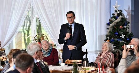 Premier: musimy zadbać o tych, którzy budowali podstawy naszej przyszłości, czyli o naszych seniorów