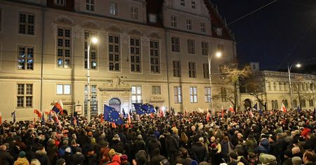 Protesty w polskich miastach przeciwko zmianom w sądownictwie