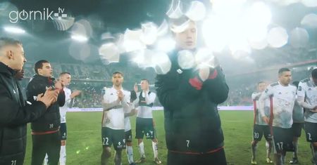 Radość i głośny śpiew. Piłkarze Górnika Zabrze świętowali zwycięstwo