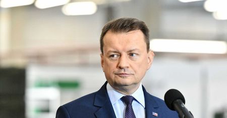 MON zapowiada premie dla pracowników cywilnych wojska, jeszcze w tym roku przeznaczy na ten cel 43 mln zł