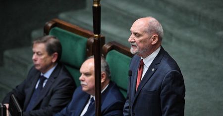 Macierewicz: niepodległość ma jeden kształt, wiele postaci ma niewola