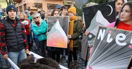 Zakopane: protest przeciwko organizacji zabawy sylwestrowej pod Wielką Krokwią
