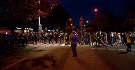 Dziesiątki mieszkańców protestowało na przejściu dla pieszych w Warszawie, gdzie doszło do śmiertelnego wypadku