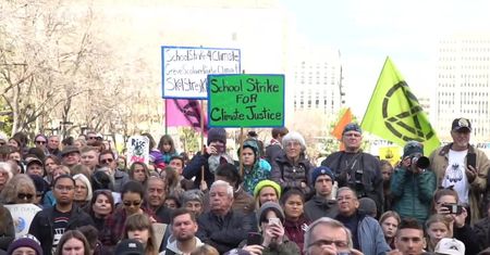 Greta Thunberg na demonstracji w Kanadzie. Kontrmanifestacja zwolenników węgla