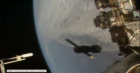 Pierwszy astronauta ze Zjednoczonych Emiratów Arabskich z kolegami wraca na ziemię po dwóch tygodniach w kosmosie