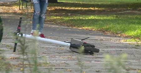 “Stwarzały zagrożenie”, trafią do Biura Rzeczy Znalezionych. Koniec hulajnóg w Krakowie