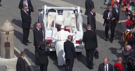 Szef ochrony papieża Franciszka złożył rezygnacją w związku za aferą dot. wycieku informacji