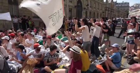 Francuscy uczniowie w najgorętszy dzień roku protestowali przeciwko zmianom klimatu