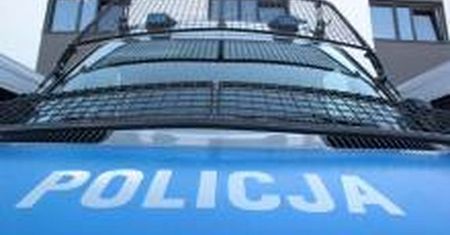 UKRYCI POD PODWOZIEM AUTOKARU WYCIECZKOWEGO NIELEGALNIE PRZEKROCZYLI GRANICĘ UE