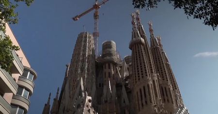 Pozwolenie na budowę kościoła Sagrada Familia 137 lat po jej rozpoczęciu