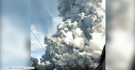 Na Sumatrze wybuchł wulkan Sinabung. Słup dymu sięgał nawet 7 kilometrów