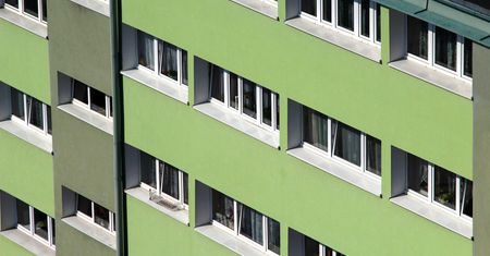 Roczne dziecko wypadło z okna. Chłopczyk zmarł w szpitalu